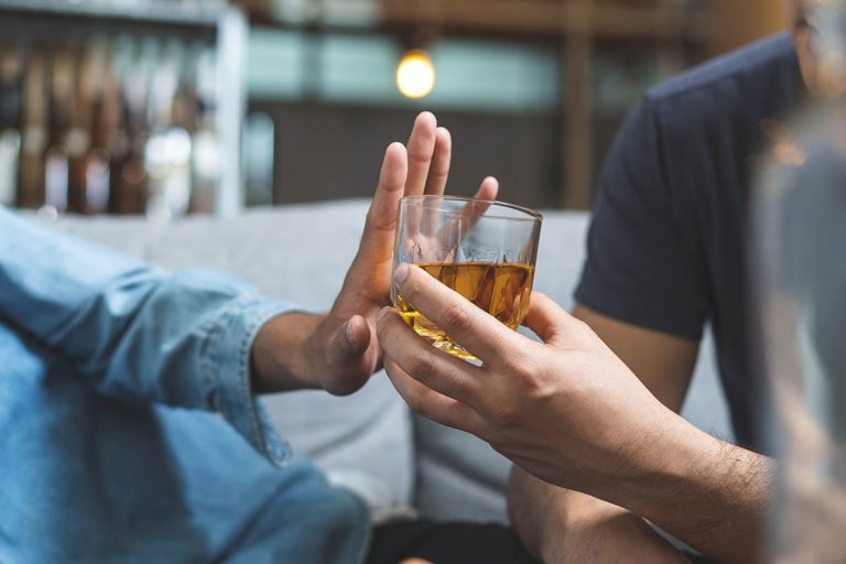 What Are the Benefits of Alcohol Detox_ glass of whiskey