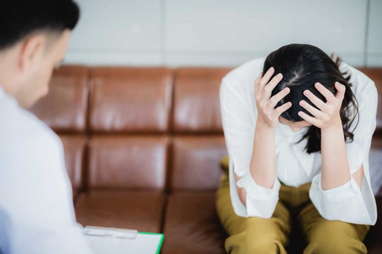 3-How-Cocaine-Addictions-Develop-And-When-To-Seek-Treatment (1) individual in need of a cocaine addiction treatment program