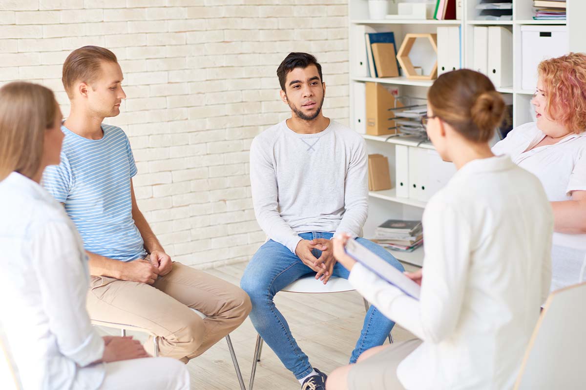 3 Ways an Alcohol Detox Center Aids in Addiction Recovery