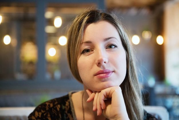 What Are the Symptoms of Cocaine Intoxication_ woman