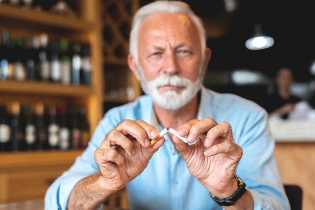 Older man trying to break his nicotine dependence
