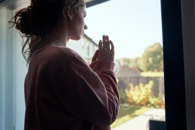 Physical Signs of Heroin Use Woman experiencing physical signs of heroin use